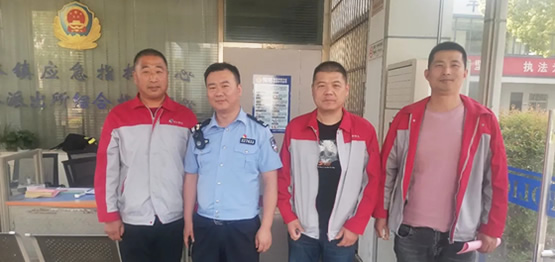 雷锋精神代代传 记拾金不昧的优秀员工——李革云